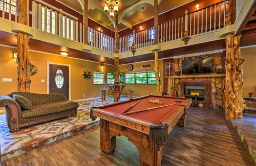Conroe House | 325 m² House ∙ 4 bedrooms ∙ 12 guests
