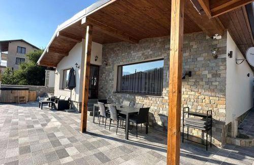Dobrinishte Villa | 325 m² Villa ∙ 2 bedrooms ∙ 4 guests