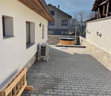 Dobrinishte Villa | 325 m² Villa ∙ 2 bedrooms ∙ 4 guests