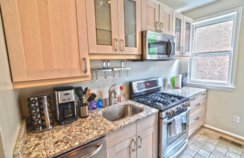 Georgetown House | 3254 Northwest Townhome #1056 Townhouse