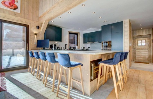 Morzine Ski Chalet | 327 m² Chalet ∙ 5 bedrooms ∙ 10 guests