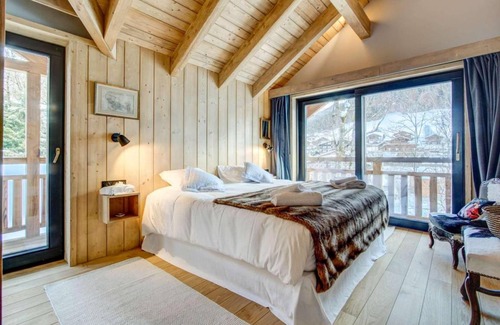 Morzine Ski Chalet | 327 m² Chalet ∙ 5 bedrooms ∙ 10 guests