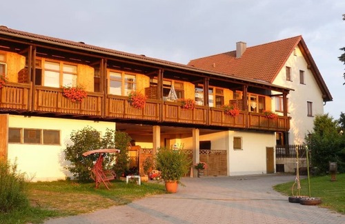 Moosbach Apartment | 32qm große 1-Zimmerwohnung mit Balkon