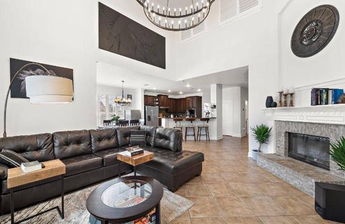 West Oak Hill House | 330 m² House ∙ 6 bedrooms ∙ 10 guests