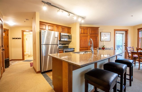 Salt Lake Mountain Resorts Condo | 3305 - Two Bedroom Deluxe Powderhorn Lodge by RedAwning