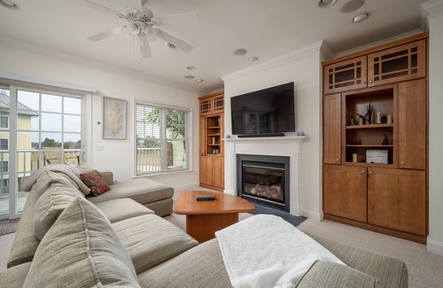 Long Neck Condo | ~33580 Windswept Unit 4203 - 2nd floor Peninsula condo - close to amenities!