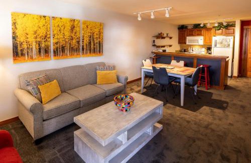Snowbird Apartment | 3402 - One Bedroom Den Deluxe Powderhorn Lodge condo