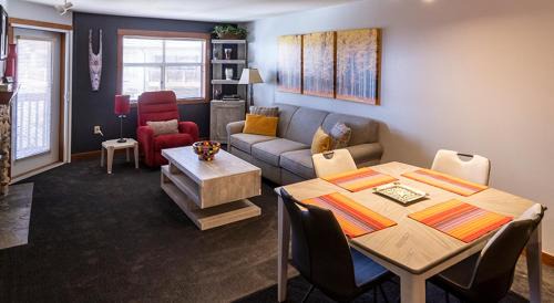 Snowbird Apartment | 3402 - One Bedroom Den Deluxe Powderhorn Lodge condo