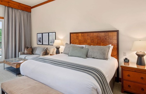 Stowe Area Cabin | #343 | Studio | NATIONAL | 3rd Floor Pool & Mountain Views