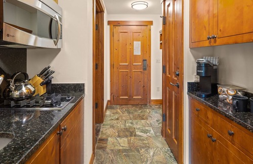 Stowe Area Cabin | #343 | Studio | NATIONAL | 3rd Floor Pool & Mountain Views