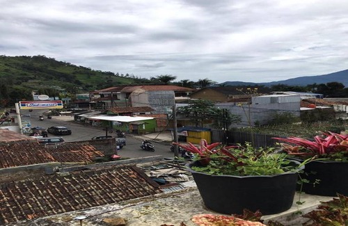 Lembang Hotel | 35 m² Hotel ∙ 3 bedrooms ∙ 6 guests