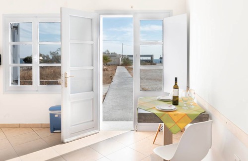 Perivolos Cabin | 35 m² Lodge ∙ 1 bedroom ∙ 2 guests