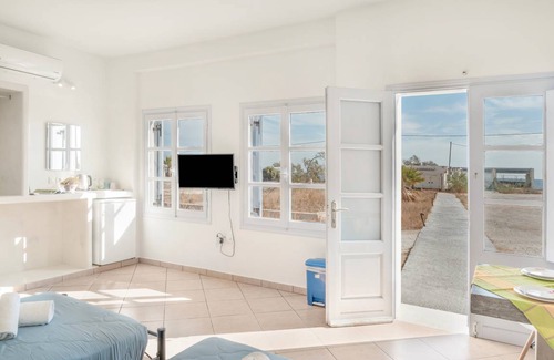 Perivolos Cabin | 35 m² Lodge ∙ 1 bedroom ∙ 2 guests