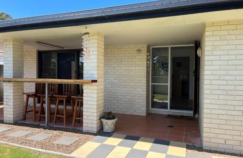 Rainbow Beach House | 35 Rumbalara Avenue Rainbow Beach Pool Aircon Pets Welome