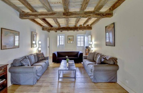 Plaisance House | 350 m² House ∙ 7 bedrooms ∙ 14 guests