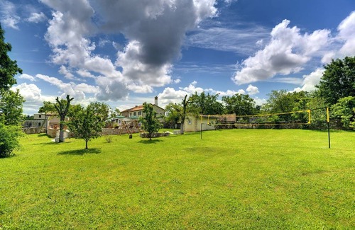 Rojnici House | 350 m² House ∙ 7 bedrooms ∙ 16 guests