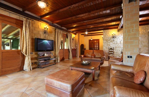 Monte Compatri Villa | 350 m² Villa ∙ 1 bedroom ∙ 10 guests