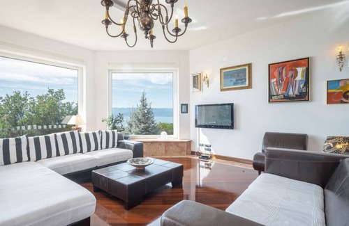 Zurkovo Villa | 350 m² Villa ∙ 1 bedroom ∙ 8 guests