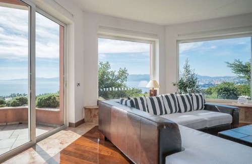 Zurkovo Villa | 350 m² Villa ∙ 1 bedroom ∙ 8 guests