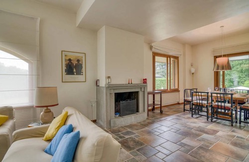 Corgeno Villa | 350 m² Villa ∙ 3 bedrooms ∙ 8 guests