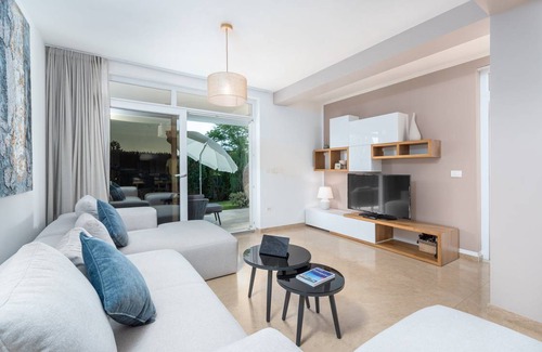 Municipality of Zminj Villa | 350 m² Villa ∙ 4 bedrooms ∙ 12 guests