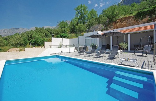 Podgora Villa | 350 m² Villa ∙ 6 bedrooms ∙ 12 guests