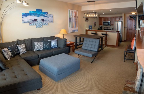 Salt Lake Mountain Resorts Condo | 3505 - One Bedroom + Den Standard Powderhorn Lodge by RedAwning