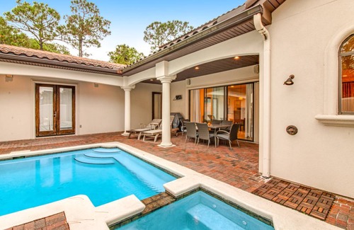 Emerald Waters Village House | 351 m² House ∙ 6 bedrooms ∙ 16 guests