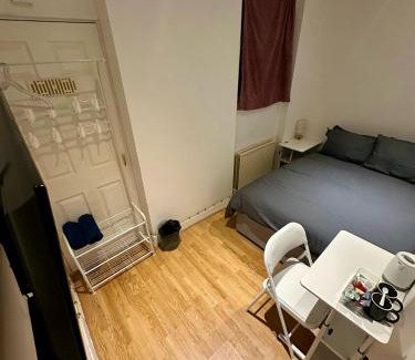 Seven Sisters House | 356 Manor House near Central London