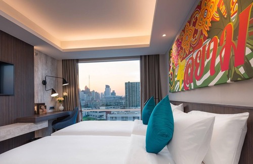 Huai Khwang House | 35sqm Maitria Hotel Rama 9 Bangkok Grand Deluxe Room City View