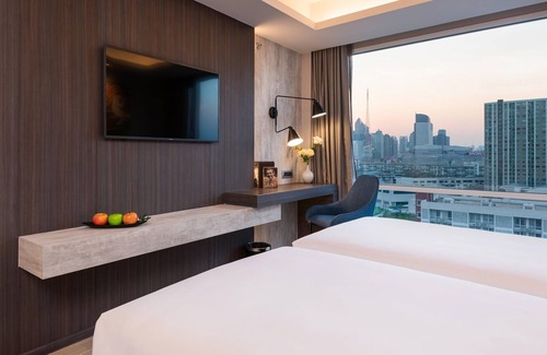 Huai Khwang House | 35sqm Maitria Hotel Rama 9 Bangkok Grand Deluxe Room City View