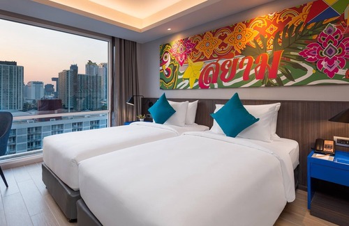 Huai Khwang House | 35sqm Maitria Hotel Rama 9 Bangkok Grand Deluxe Room City View