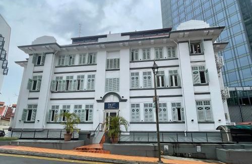 Chinatown Apartment | 36 club st residence
