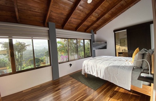 San Isidro Bed & Breakfast | 360-Degree view large family room for 13 guests