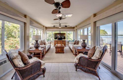 Mid Island House | 369 m² House ∙ 1 bedroom ∙ 14 guests