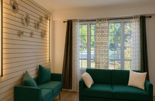 Richmond Hill Villa | 37 percent OFF Luxury 5BR Getaway Renovated Top Location