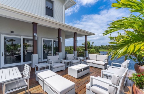 Seven Mile Beach House | 378 m² House ∙ 5 bedrooms ∙ 12 guests