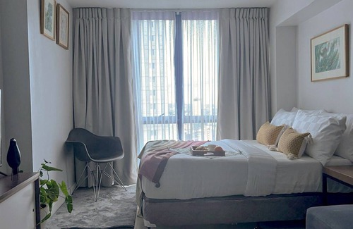 Lahug Apartment | 38 Park Avenue Apartment Chic Skyline Studio Luxe