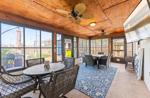 Harbor Heights Apartment | 384 Harbor Drive