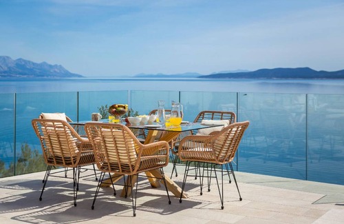 Mimice House | 390 m² House ∙ 6 bedrooms ∙ 14 guests