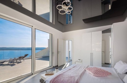 Mimice House | 390 m² House ∙ 6 bedrooms ∙ 14 guests