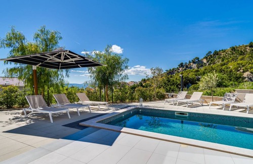 Podstrana Villa | 390 m² Villa ∙ 4 bedrooms ∙ 8 guests