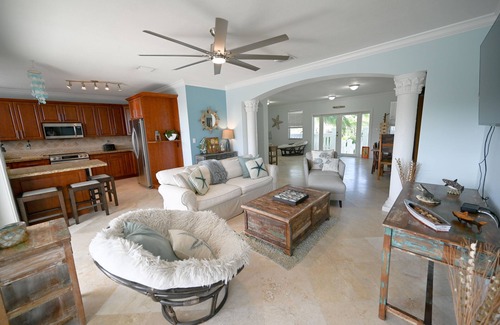 Twin Lakes House | 3Bd 3 baths 75 dock. Bay & Ocean access, Walking distance to John Penney camp