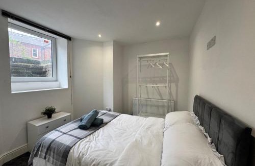 Birkenhead Apartment | 3BD Modern Home with Free Private Parking