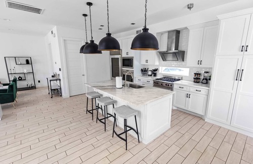 Greenway Plaza-Upper Kirby House | 3BD Montrose Luxe Home Near Med Center