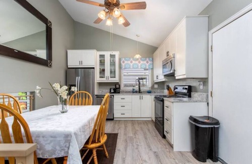 Ken Caryl House | 3BD2BA Littleton Bi-Level Home Near Everything!