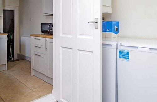 Barrow-in-Furness House | 3bed Holiday Home.Barrow in Furness. 5mins walk to most amenities