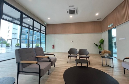 Kuching Apartment | 3bedroom 2bath apartment in fantastic Kuching with WiFi, gym, AC & water heaters