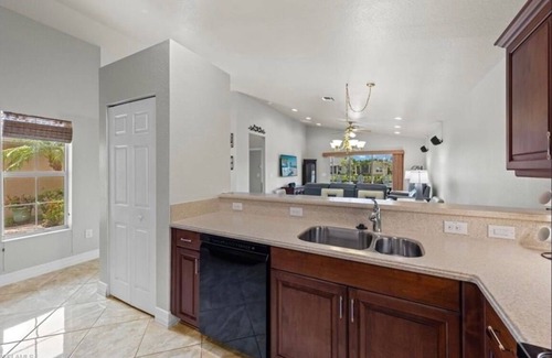 Botanica Lakes House | 3Beds and 2Baths Beautiful and Comfort Home for Your Vacation.