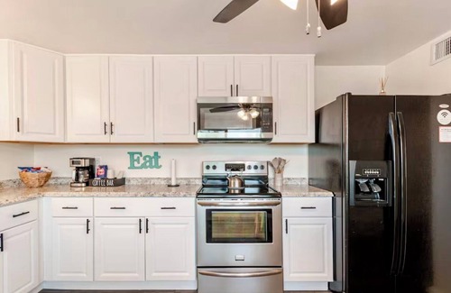 Flowing Well Neighborhood House | 3BR/2BA Cozy Home in awesome Tucson with AC